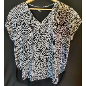 Loft Womens Shirt Top Blouse Size SP BLACK and White Leaf Design with Solid Back